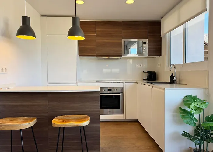 Oasis Ii Center With Mountain Views - Eaw Homes شقة