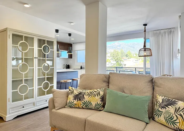 Oasis Ii Center With Mountain Views - Eaw Homes شقة