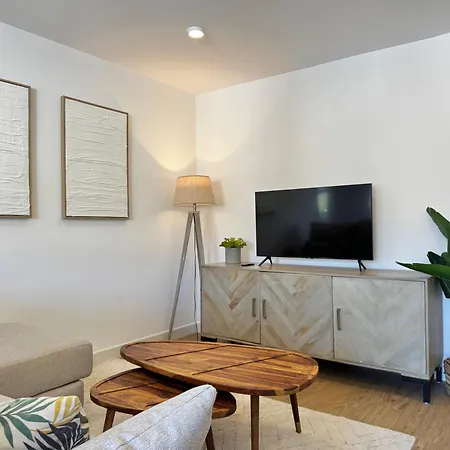 Apartment Oasis Ii Center With Mountain Views - Eaw Homes *