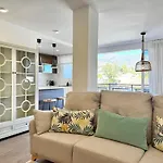 Oasis Ii Center With Mountain Views - Eaw Homes Apartamento