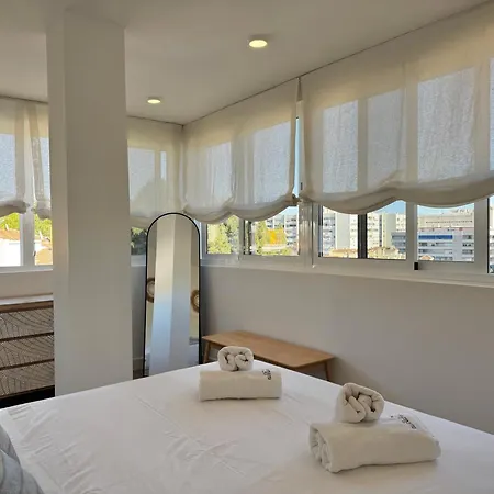 Oasis Ii Center With Mountain Views - Eaw Homes