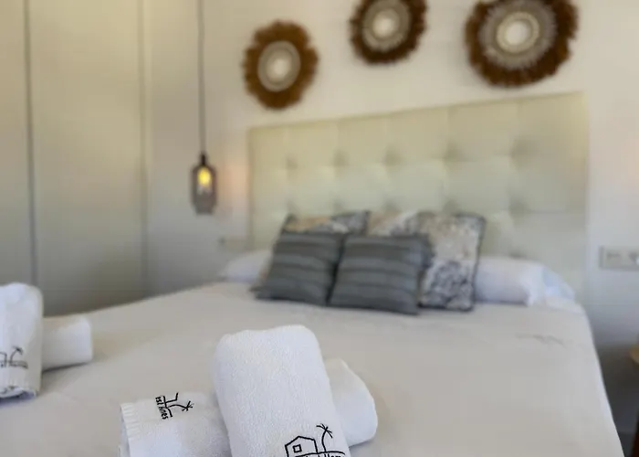 Oasis Ii Center With Mountain Views - Eaw Homes